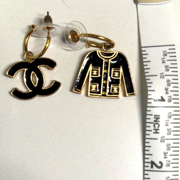RARE Chanel CC and Jacket Drop Earrings Vintage Gold with Black Enamel - Picture 8 of 8